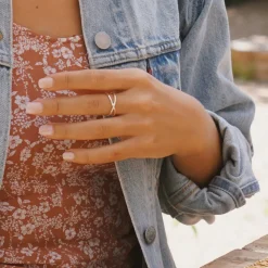 Anillo Crossed
