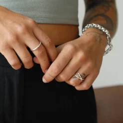 Anillo Crossed