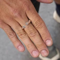 Anillo Doble Triángulo