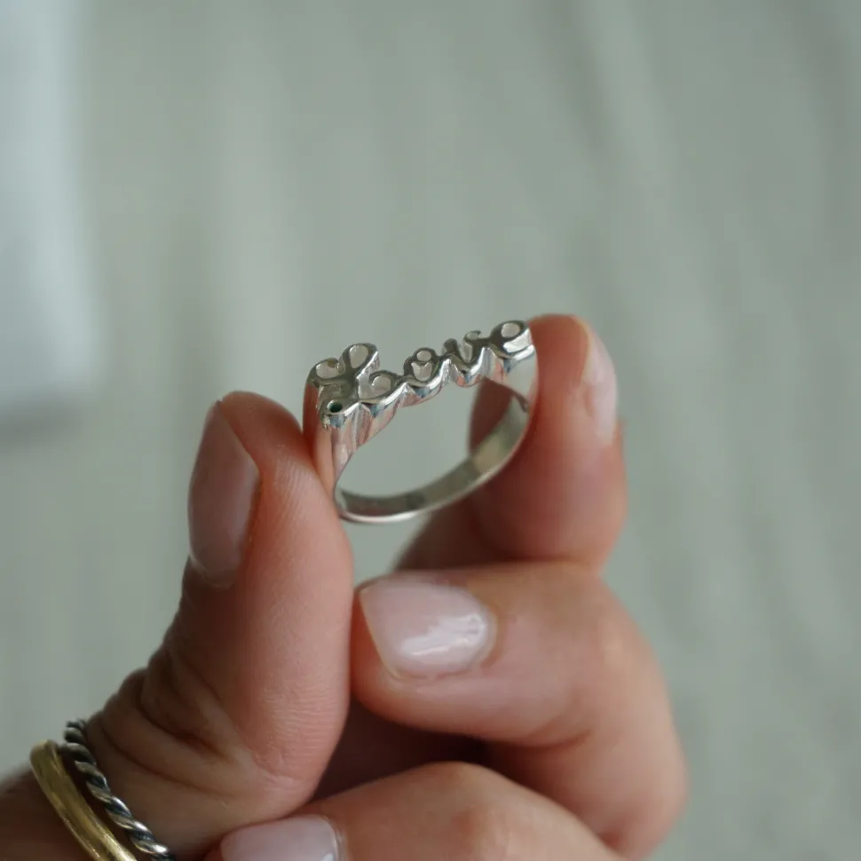 Anillo Love Pequeño