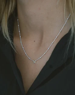 Collar Mini Letra Bolitas Plata