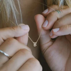 Collar Mini Letra Oro