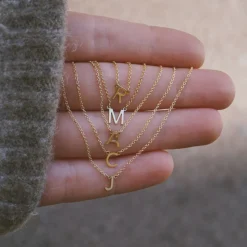 Collar Mini Letra Oro