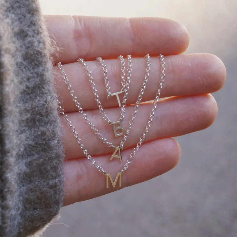 Collar Mini Letra Plata