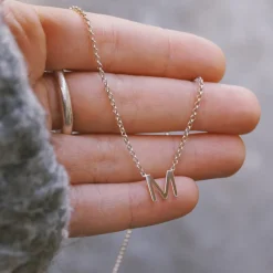 Collar Mini Letra Plata