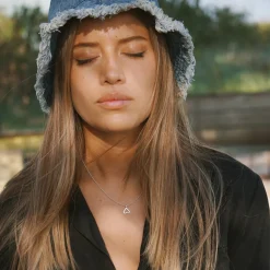 Collar Out