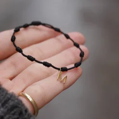 Pulsera Mini Letra Nuditos Oro