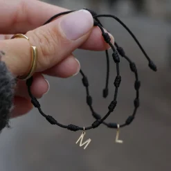 Pulsera Mini Letra Nuditos Oro